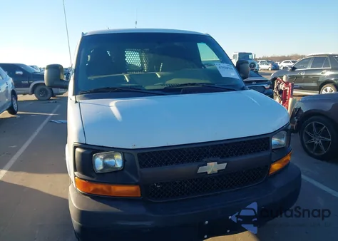 2011 Chevrolet Express 2500 Work Van z USA, uszkodzony, nr VIN 1GCWGFCB4B1124016